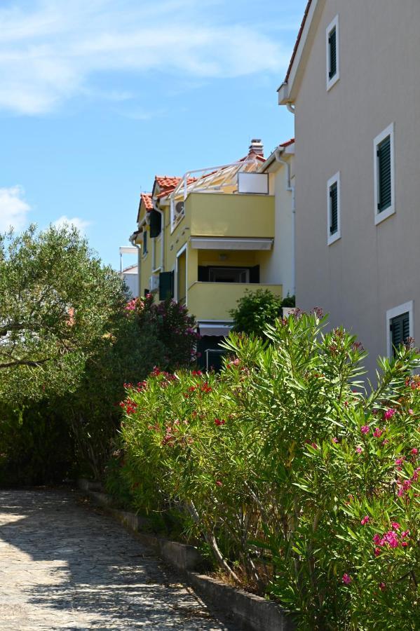 Beach Apartments Marijana Vodice Eksteriør bilde